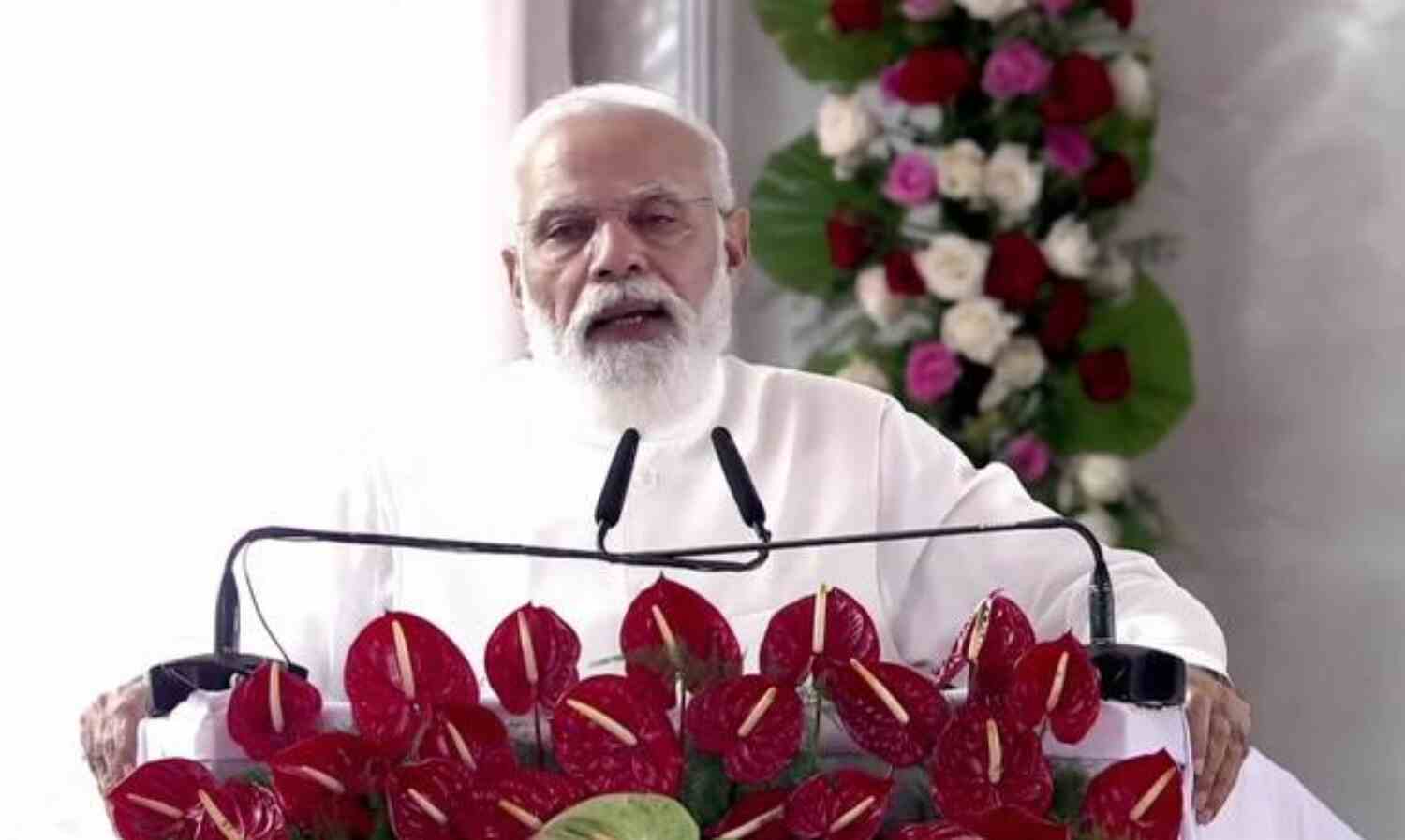 कुशीनगर अंतरराष्ट्रीय हवाई अड्डा कनेक्टिविटी, पर्यटन को बढ़ावा देगा : प्रधानमंत्री