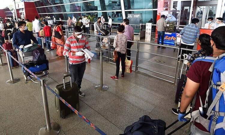 भारत आने वाले लोगों के लिए बदली गाइडलाइन, RTPCR टेस्ट निगेटिव होना अनिवार्य भारत आने वाले लोगों के लिए बदली गाइडलाइन, RTPCR टेस्ट निगेटिव होना अनिवार्य