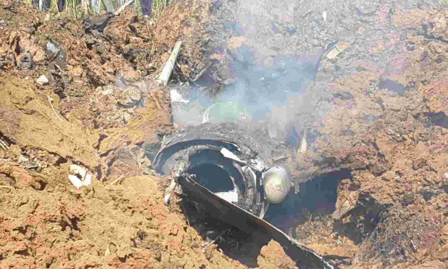 भिंड में वायुसेना का मिराज 2000 क्रैश, विमान जमीन में धंसा, पायलट सुरक्षित