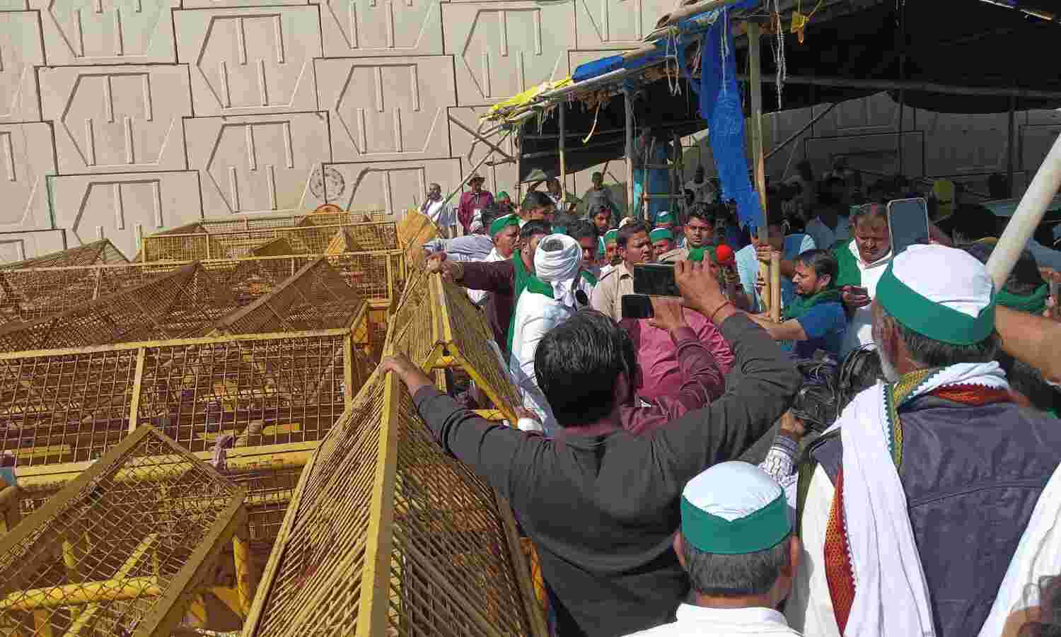 सुप्रीम कोर्ट की किसान संगठनों को सख्त नसीहत, प्रदर्शन का हक, सड़क बंद करने का नहीं