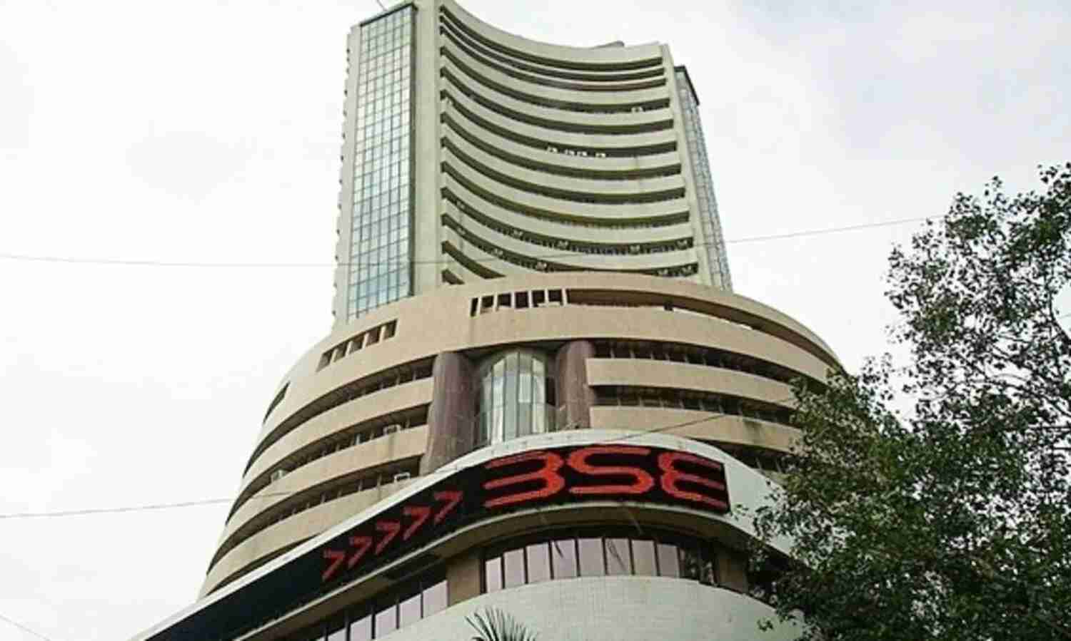 शेयर बाजार में लगातार तीसरे दिन गिरावट, 60,923 के स्तर पर बंद हुआ सेंसेक्स