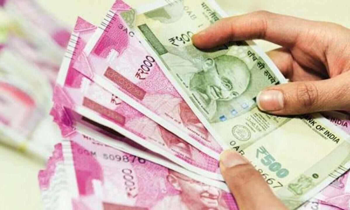 केंद्र सरकार ने कर्मचारियों को दिया दीपावली का तोहफा, महंगाई भत्ता 3% बढ़ाया