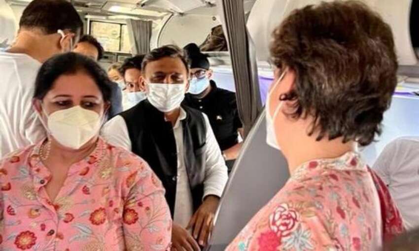 फ्लाइट में मिले प्रियंका वाड्रा-अखिलेश यादव, फिर हुआ ये...