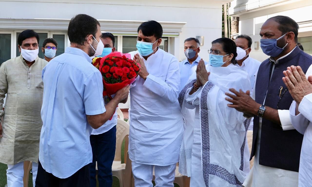 गुजरात कांग्रेस को जल्द मिल सकता है नया अध्यक्ष, राहुल गांधी से मिले नेता गुजरात कांग्रेस को जल्द मिल सकता है नया अध्यक्ष, राहुल गांधी से मिले नेता