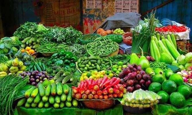 प्याज, टमाटर और हरी सब्जियों के कारण रोई महिलाएं, बताया ...