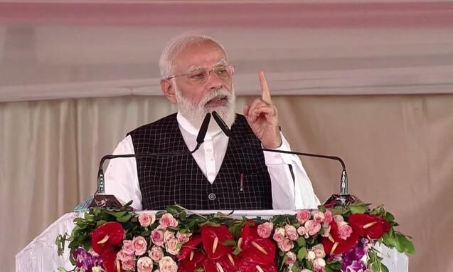 प्रधानमंत्री मोदी का सपा पर तंज, कहा - पहले की सरकार में खूब चली भ्रष्टाचार की साईकिल