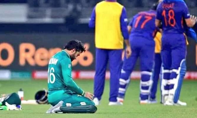 वकार यूनिस ने रिजवान की नमाज को बताया खास, भारतीय क्रिकेटर ने कहा - ये जिहादी सोच वकार यूनिस ने रिजवान की नमाज को बताया खास, भारतीय क्रिकेटर ने कहा - ये जिहादी सोच