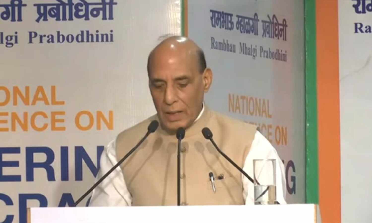 प्रधानमंत्री व्यक्तिगत अधिकार और राष्ट्र हित में सामंजस्य बनाने की कला जानते हैं