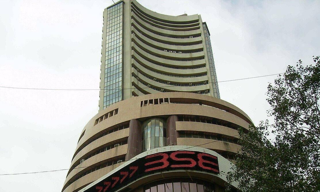 शेयर बाजार में आई गिरावट, सेंसेक्स 677 और निफ्टी 185 अंक लुढ़का