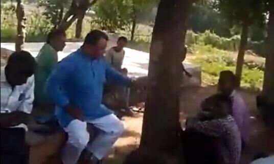 भाजपा नेता का वीडियो वायरल : यादवों के बूथ लूट लो...हर हाल में चुनाव जितना है...