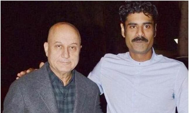 अनुपम खेर ने बेटे को दी जन्मदिन की बधाई, तस्वीर शेयर कर लिखी ये...पोस्ट