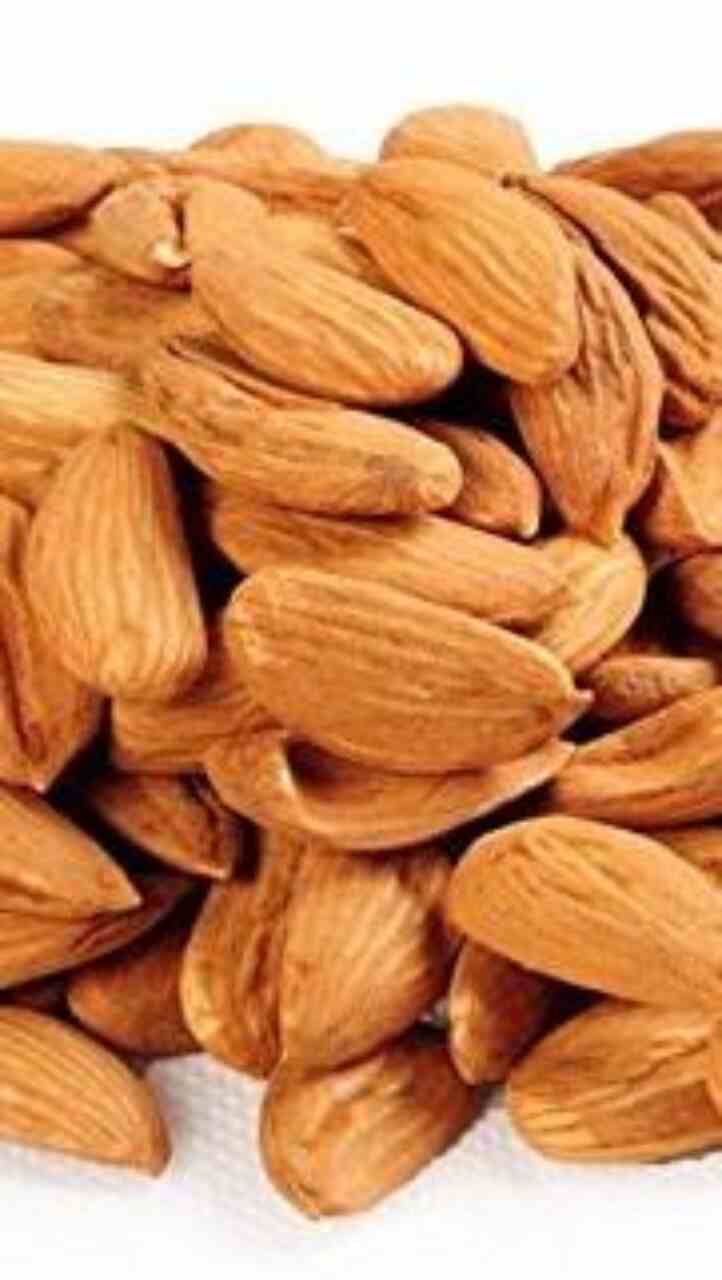 सर्दियों में बादाम खाने के फायदे, ऐसे करें पहचान