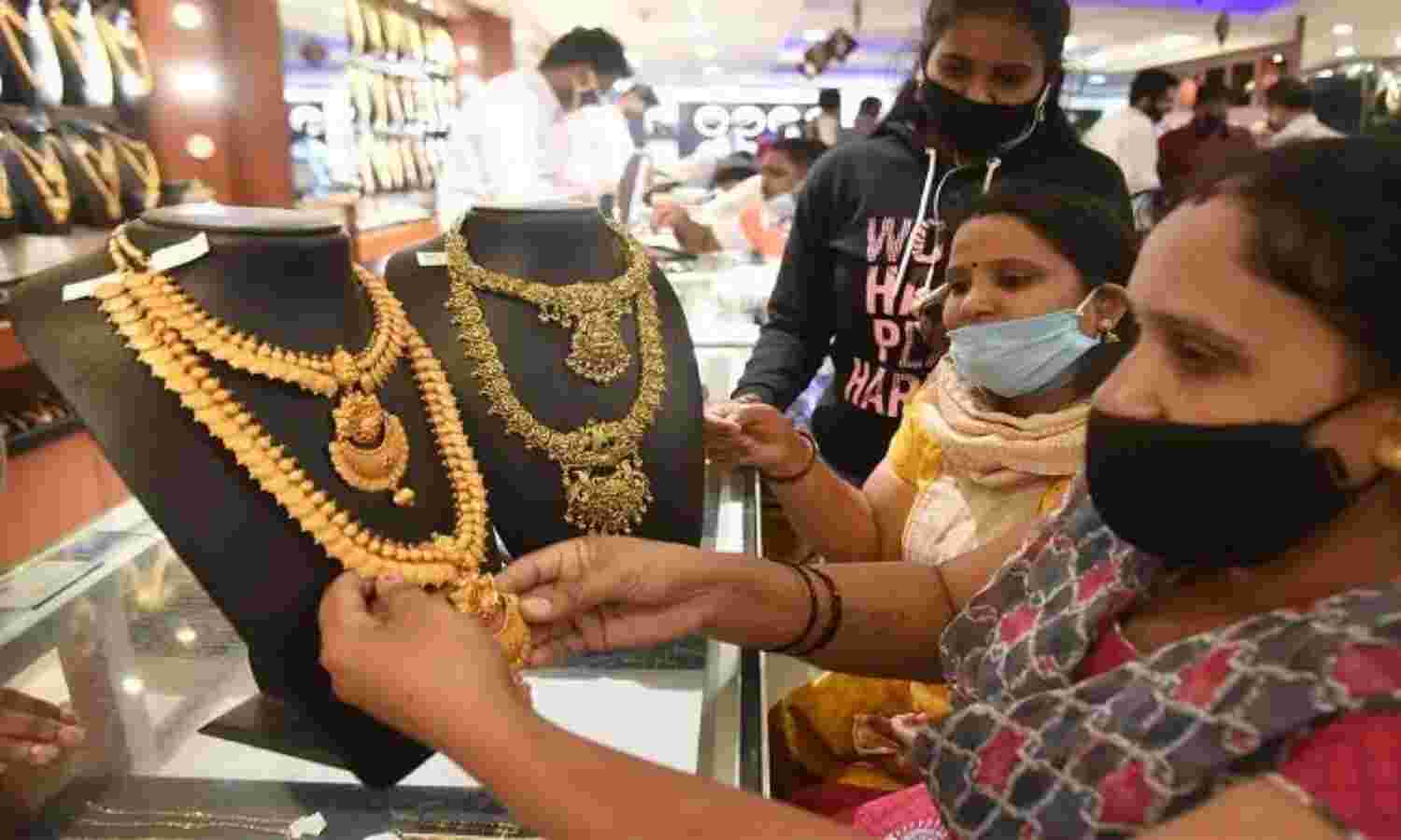 दीपोत्सव 2021 : कोरोना काल के बाद इस धनतेरस पर 7000 करोड़ रुपये के सर्राफा कारोबार का अनुमान