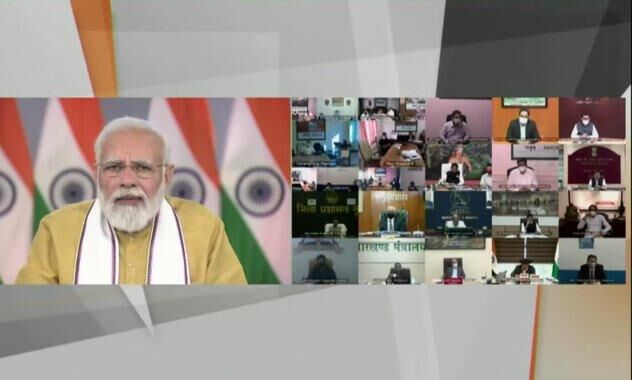 प्रधानमंत्री ने कम वैक्सीनेशन वाले जिलों के DM से की चर्चा, दिए ये...सुझाव