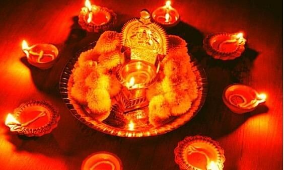 देश भर में धूमधाम से मना दीपावली महोत्सव, घर-घर में हुई महालक्ष्मी का पूजन