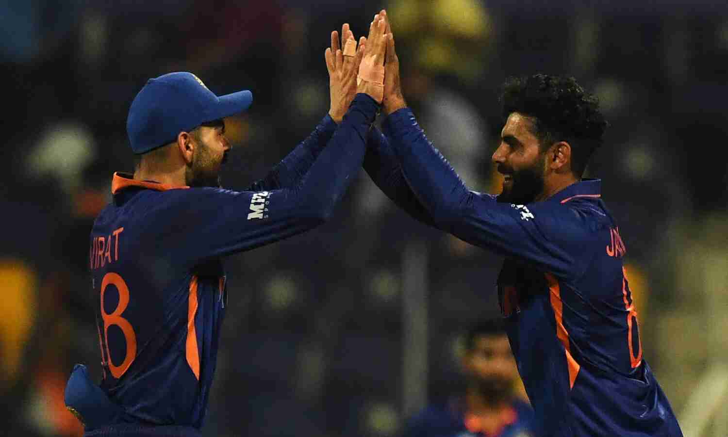 T20 वर्ल्ड कप : भारत की स्कॉटलैंड पर बड़ी जीत, 39 गेंदों में 8 विकेट से जीता मैच T20 वर्ल्ड कप : भारत की स्कॉटलैंड पर बड़ी जीत, 39 गेंदों में 8 विकेट से जीता मैच