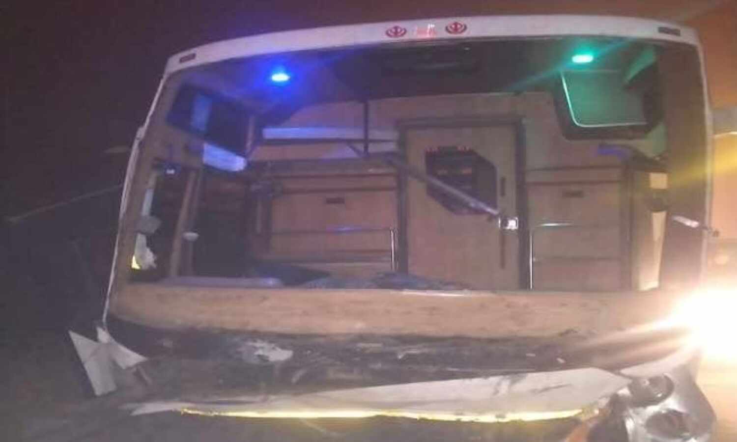 यमुना एक्सप्रेस वे पर बड़ा हादसा : बस ने कार ने मारी टक्कर, 5 की मौत