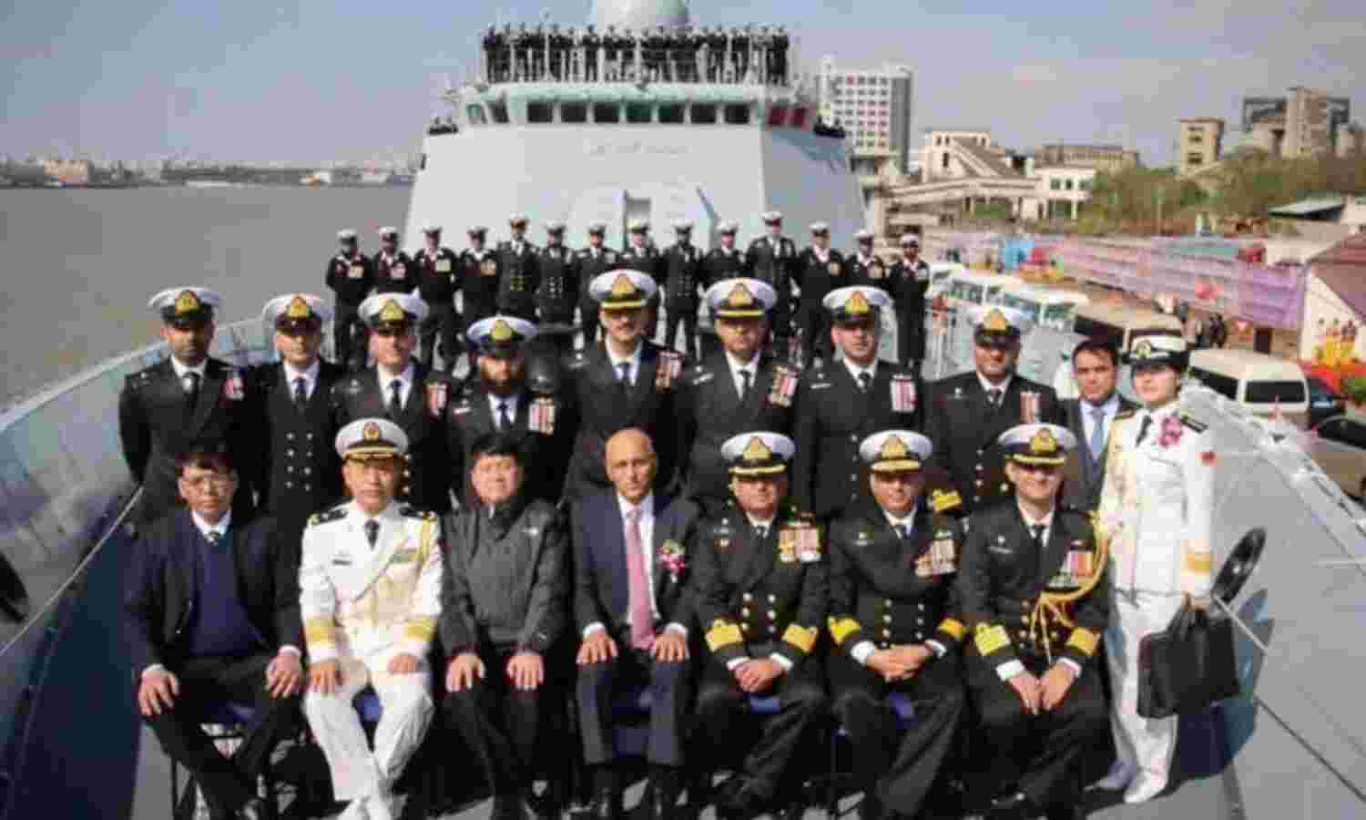 चीन ने पाकिस्तान को सौंपा सबसे बड़ा और अत्याधुनिक युद्धपोत, जानिए क्या है...उद्देश्य