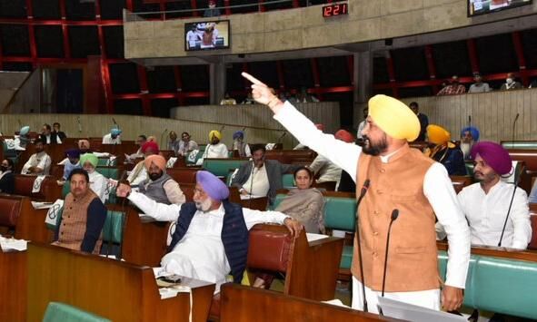 पंजाब विधानसभा में हुआ जमकर हंगामा, मुख्यमंत्री ने अकालियों को बताया गद्दार