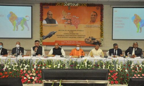 राजनाथ सिंह पहुंचे लखनऊ, कहा - सुना होगा! मुख्यमंत्री ने क्या हालत कर दी... 