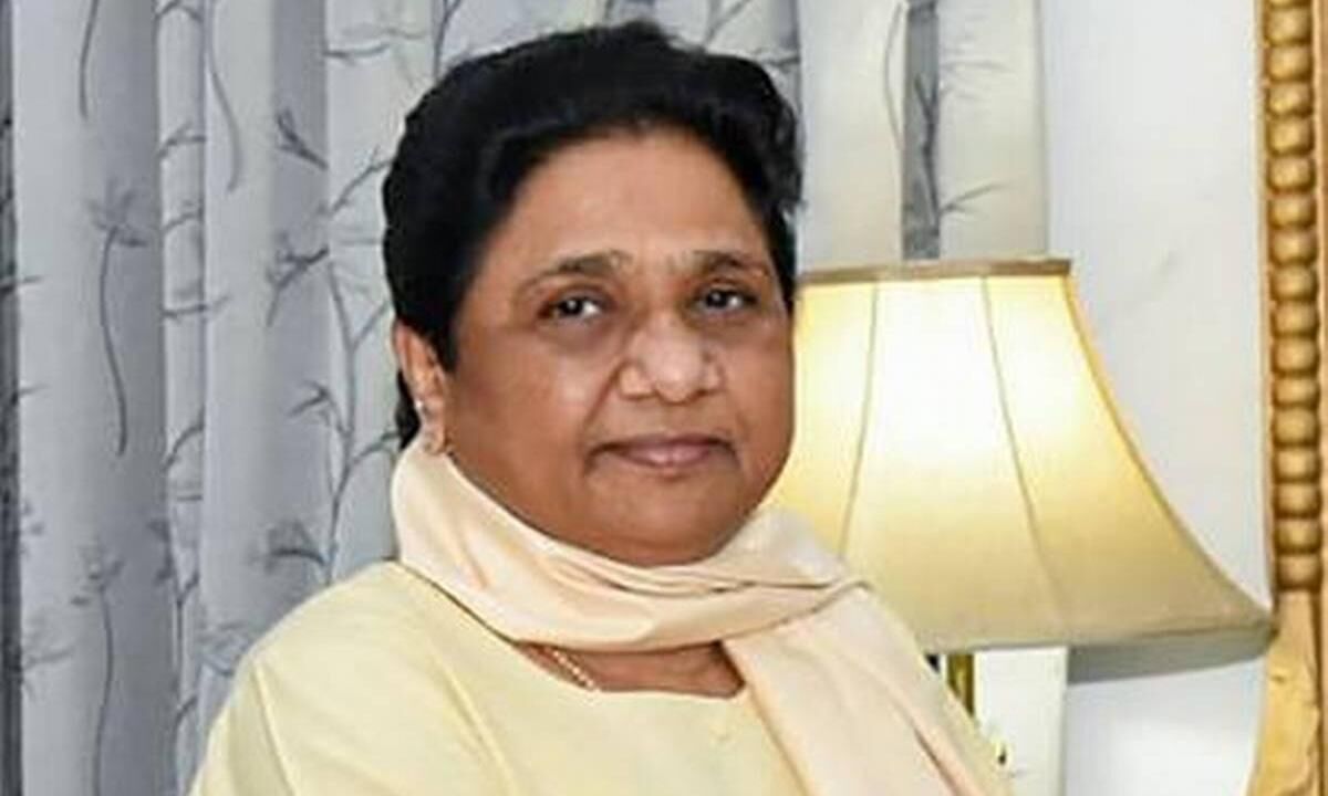 बसपा सुप्रीमो मायावती की माँ का निधन, आज दिल्ली में होगा अंतिम संस्कार