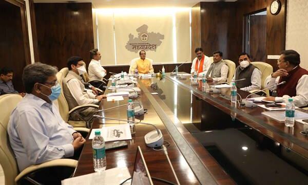 किसानों की आय बढ़ाने के लिए जैविक खेती और दलहनी फसलों को दें बढ़ावा