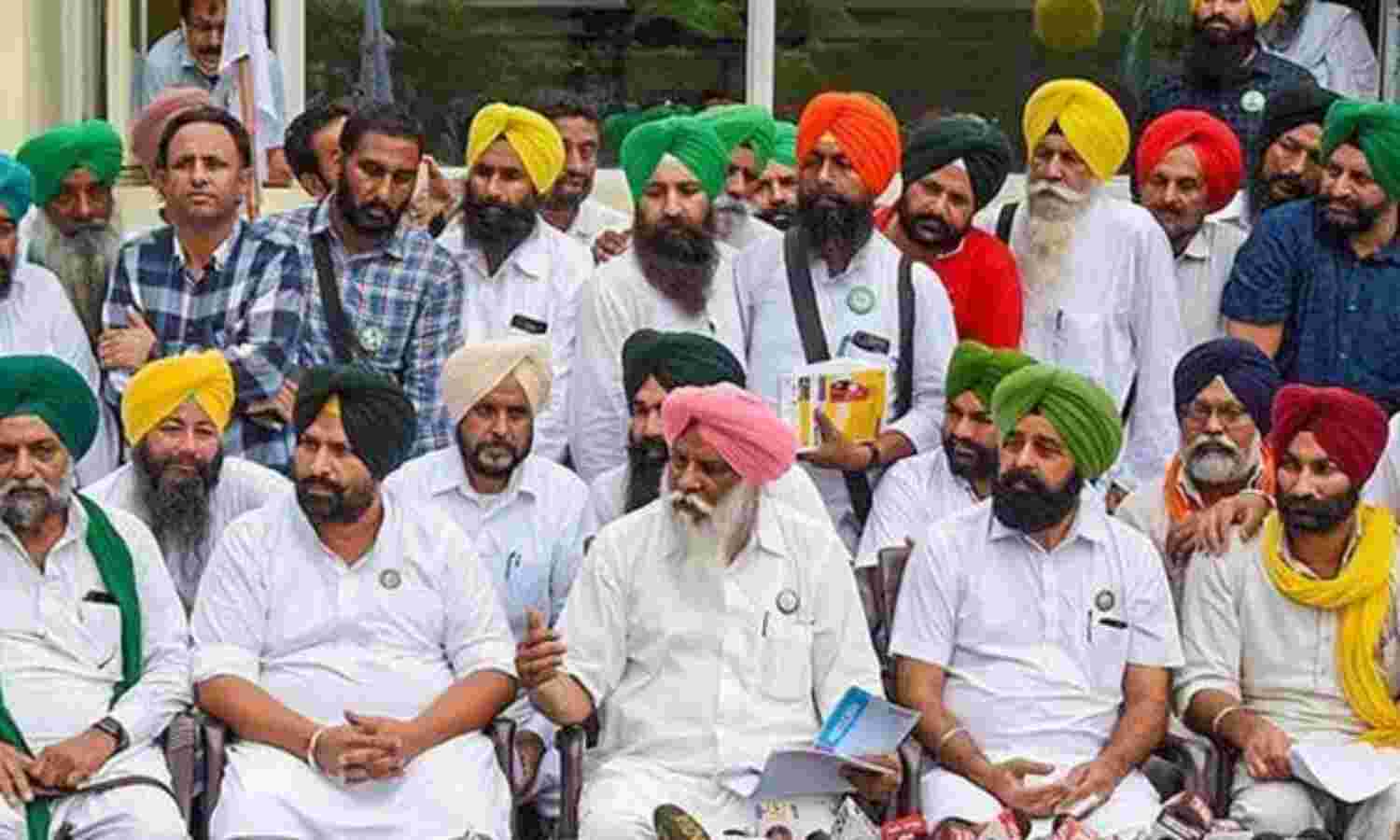 संयुक्त किसान मोर्चा ने पीएम के फैसले का किया स्वागत, बताया ऐतिहासिक जीत