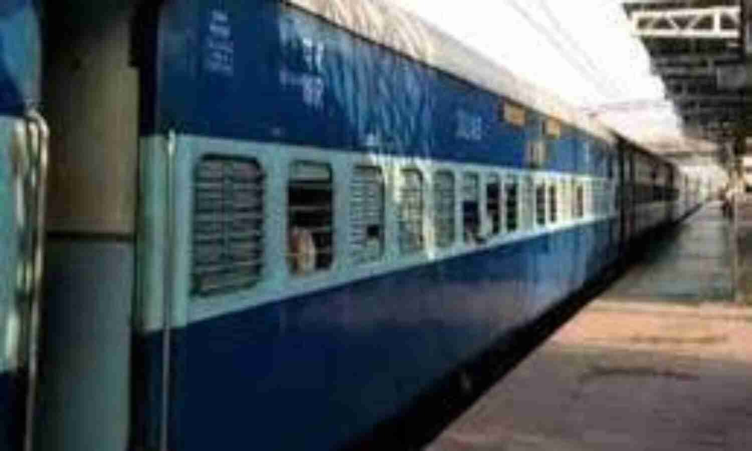 मुजफ्फरपुर-सूरत एक्सप्रेस में लगेंगे अतिरिक्त कोच, यात्रियों को होगा लाभ