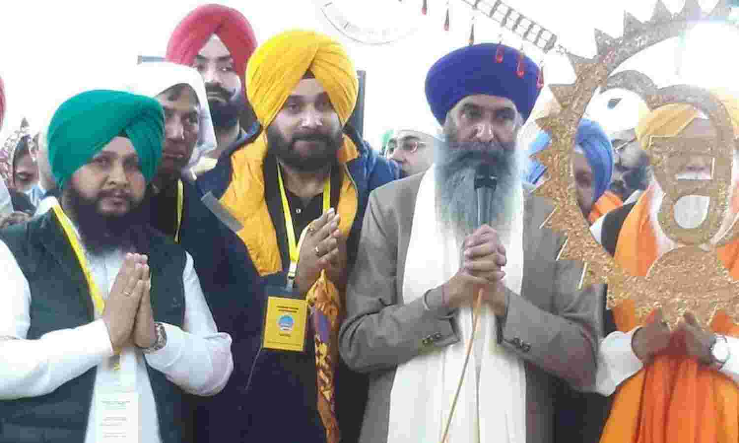 नवजोत सिद्धू ने बताया पाकिस्तान में कौन है उनका बड़ा भाई, किससे मिला प्यार?