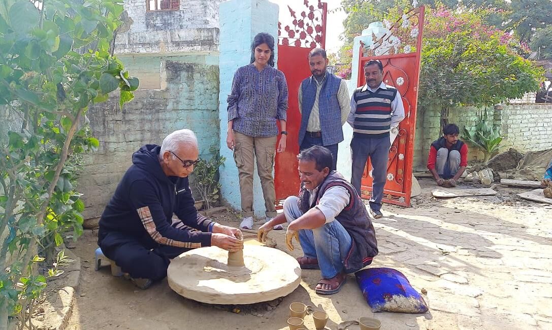 अमेरिका से स्वदेश लौटे पद्मश्री डॉ.महेंद्र भंडारी ने मिट्टी से जुड़े व्यवसाय को दी संजीवनी