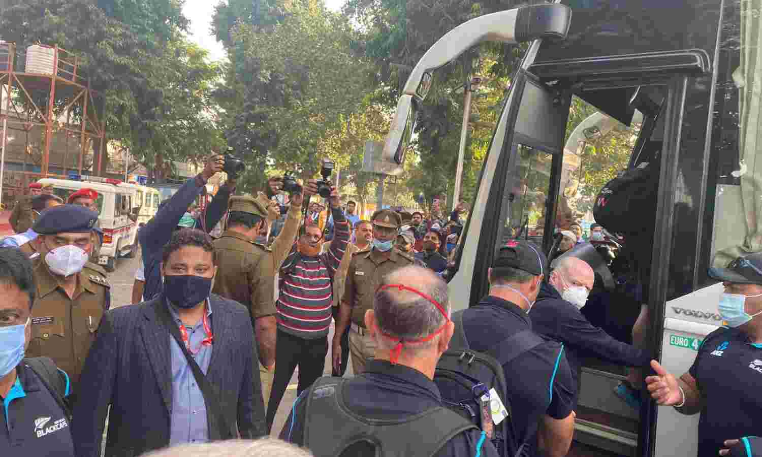 भारत-न्यूजीलैंड के बीच 25 नवंबर से शुरू होगी टेस्ट सीरीज, कानपुर पहुंची दोनों टीमें