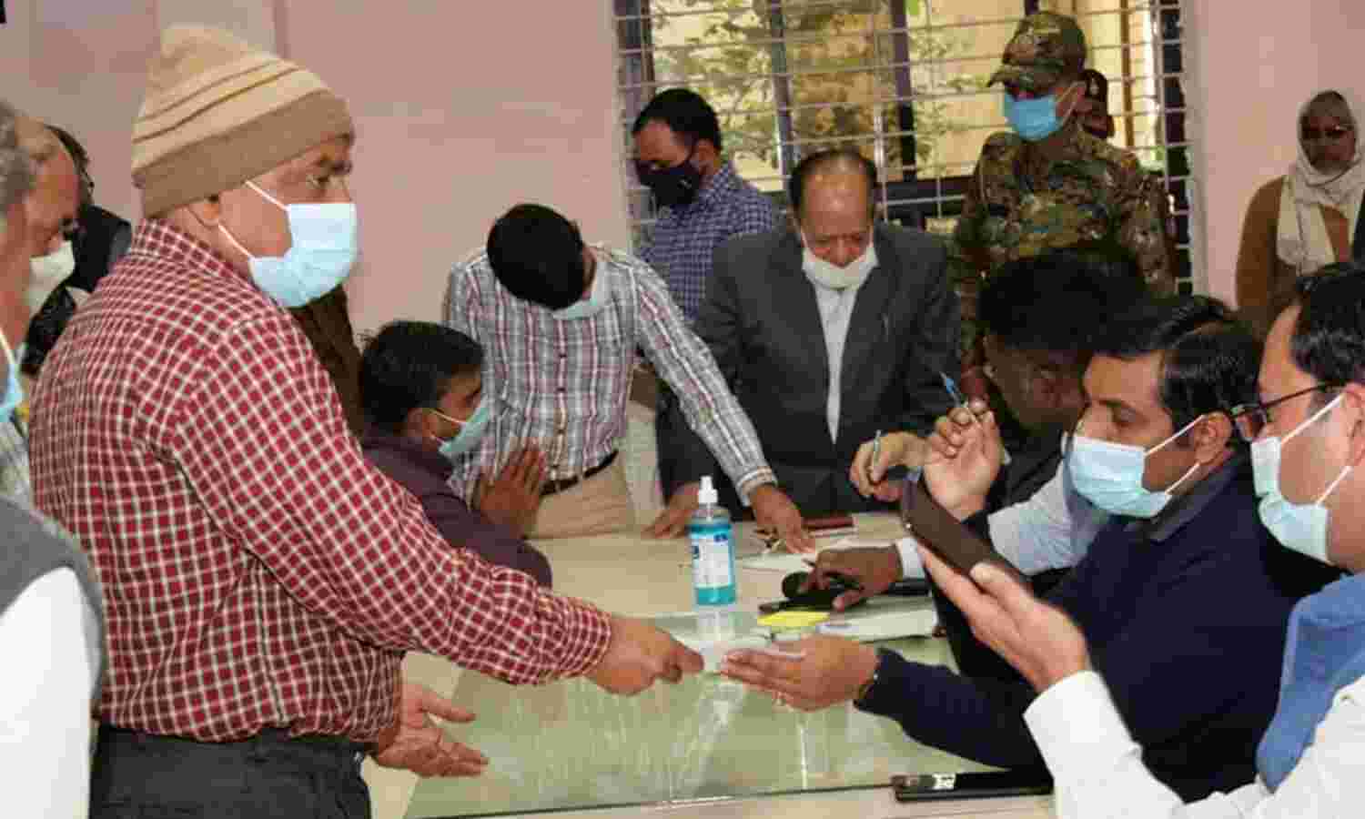 जन समस्याओं के निराकरण में रोड़ा अटकाना पटवारी को पड़ा भारी, कलेक्टर ने किया निलंबित