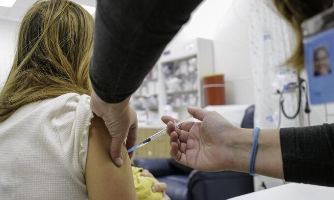 इजरायल में शुरू हुआ बच्चों का टीकाकरण, 5 से 11 साल के उम्र वालों को लग रहे डोज