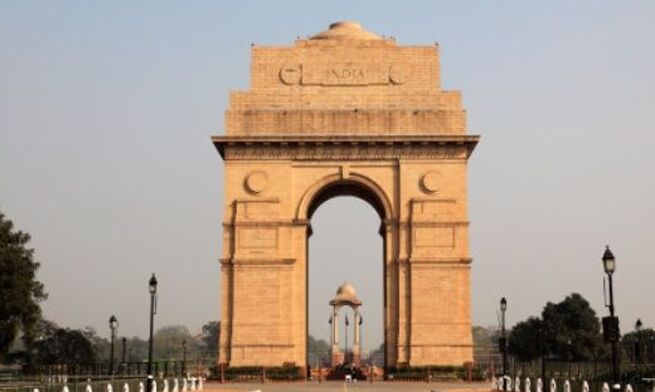 देश की राजधानी में लगा वीकेंड लॉकडाउन, सरकारी कर्मचारी करेंगे वर्क फ्रॉम होम