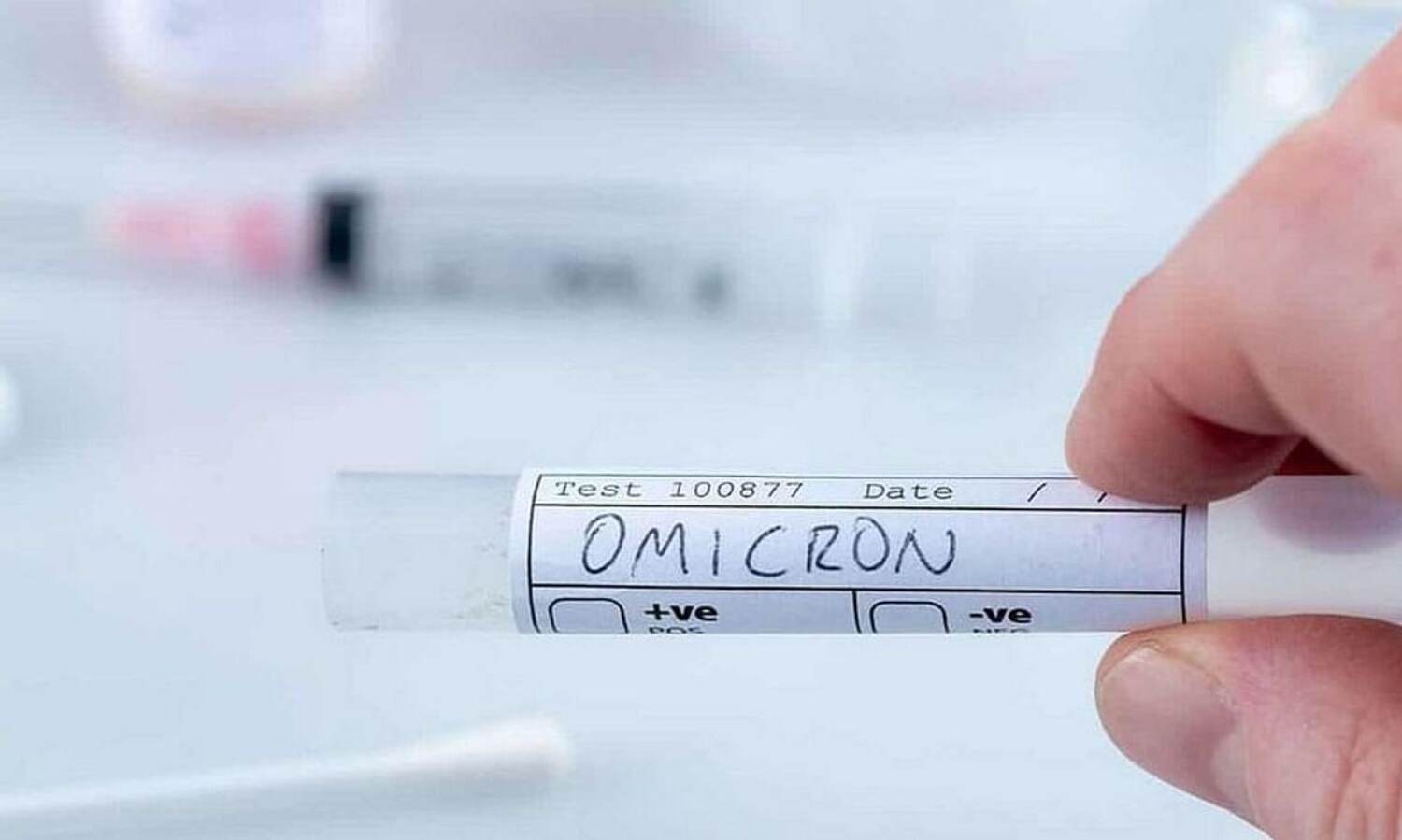 ओमीक्रोन को लेकर IIT प्रोफेसर का बड़ा दावा, बताया भारत में कितनी घातक होगी तीसरी लहर