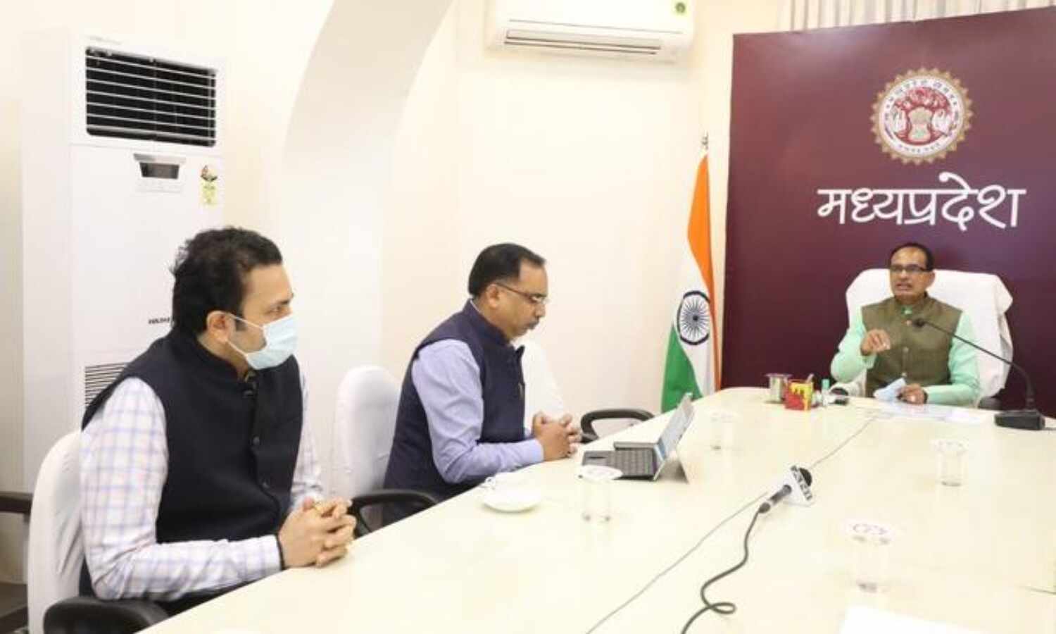 मास्क लगवाने जनता के बीच जाएंगे मुख्यमंत्री, अधिकारीयों को दिए अहम निर्देश