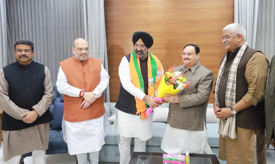चुनाव से पहले अकाली दल को झटका, मनजिंदर सिंह सिरसा भाजपा में हुए शामिल