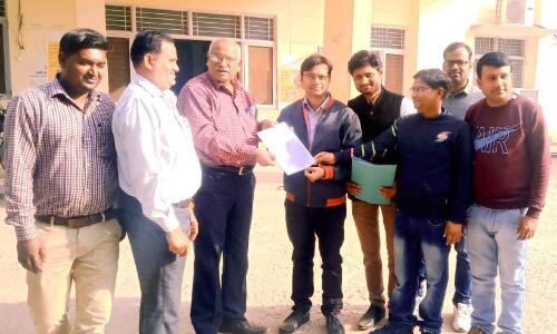 NHM कर्मियों ने CMHO को सौंपा ज्ञापन, कल देंगे धरना