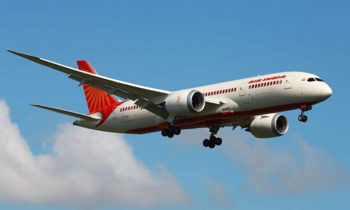 पश्चिम बंगाल सरकार का बड़ा फैसला, ब्रिटेन से कोलकाता आने वाली उड़ानों पर लगाई रोक