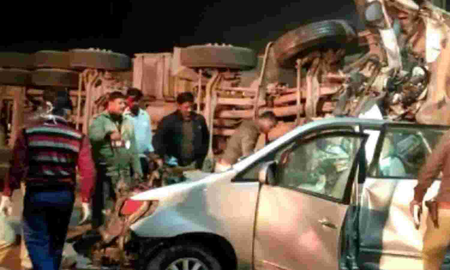 मथुरा एक्सप्रेस-वे पर बड़ा हादसा : मप्र के 3 पुलिसकर्मी समेत 5 की मौत मथुरा एक्सप्रेस-वे पर बड़ा हादसा : मप्र के 3 पुलिसकर्मी समेत 5 की मौत