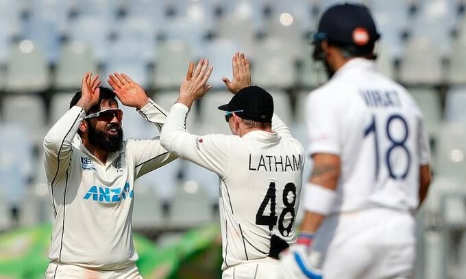 भारत ने गंवाए 4 विकेट, विराट-पुजारा शून्य पर लौटे पवेलियन, स्कोर 221/4