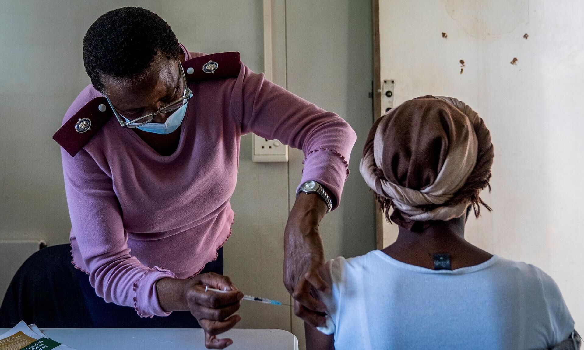 दक्षिण अफ्रीका में बढे ओमीक्रोन के मामले, WHO की टीम तैनात