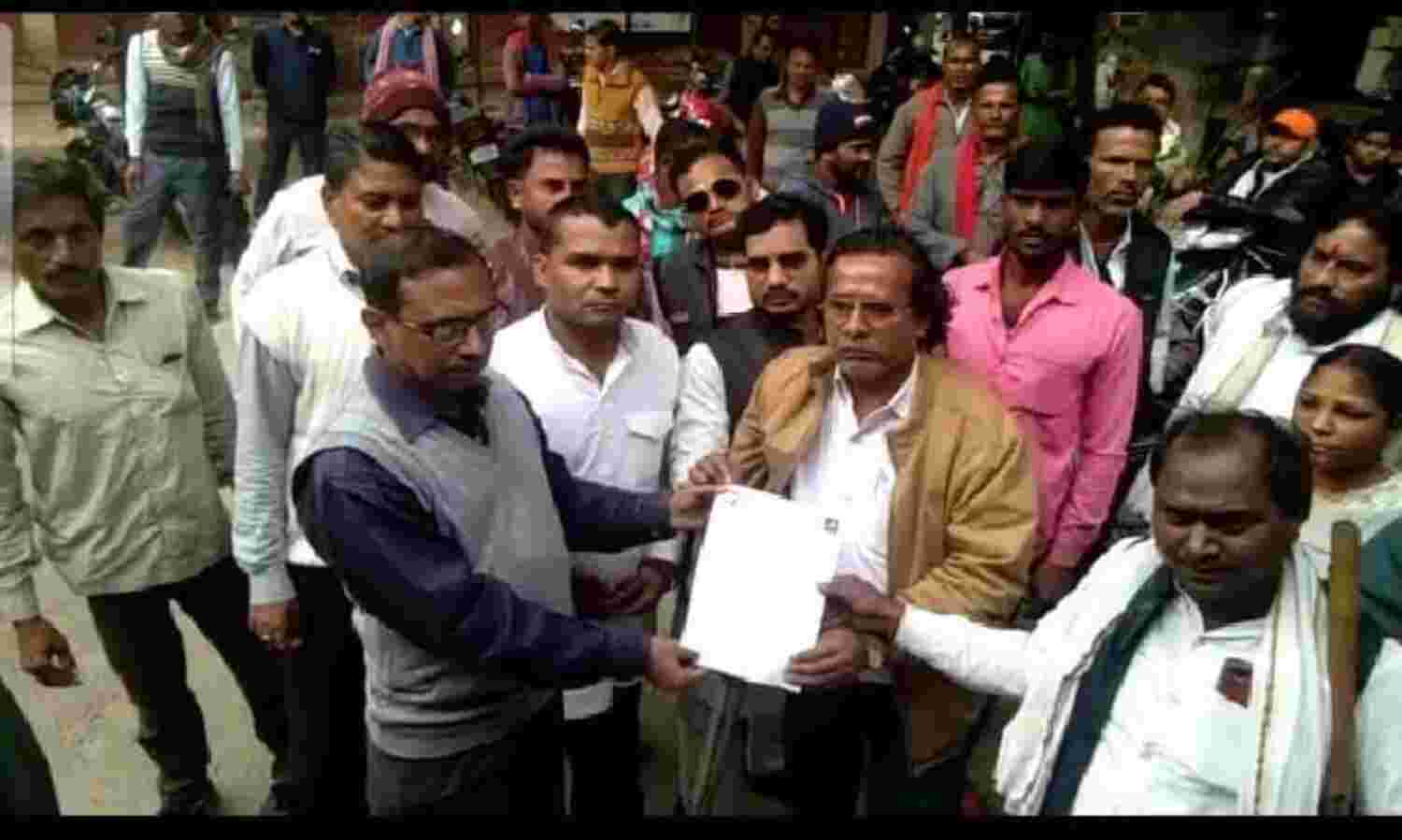 राष्ट्रीय विकलांग पार्टी ने मनाया काला दिवस, प्रदर्शन कर उठाई मांगें