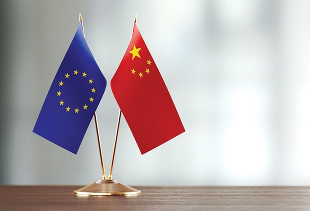 चीनी चंगुल और यूरोपीय मदद