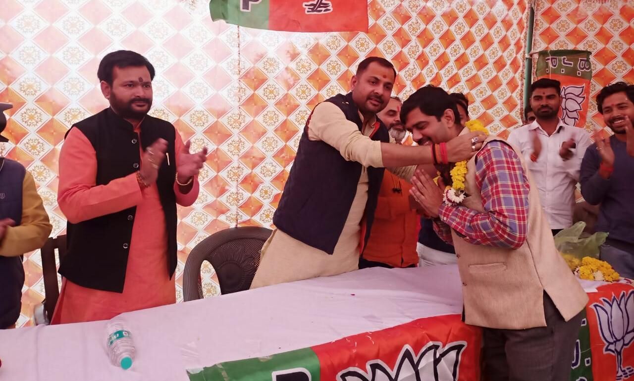 भाजपा ने मनाया अंबेडकर परिनिर्वाण दिवस पर, जन संदेश यात्रा का किया शुभारंभ भाजपा ने मनाया अंबेडकर परिनिर्वाण दिवस पर, जन संदेश यात्रा का किया शुभारंभ