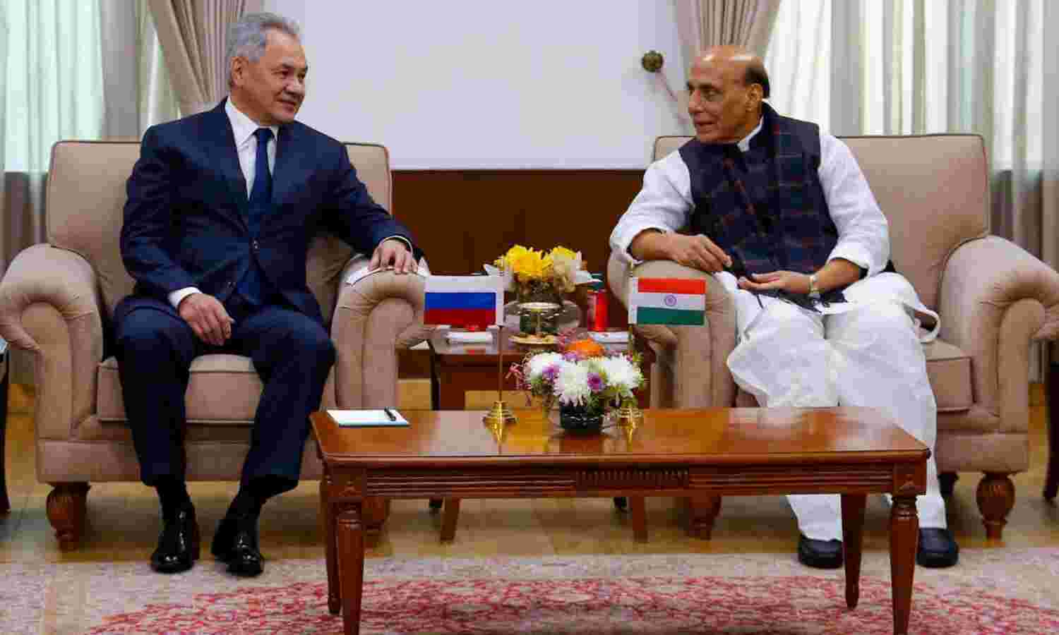 पुतिन की भारत यात्रा : रूस-भारत के रक्षा मंत्रियों ने एके-203 डील को दिया अंतिम रूप