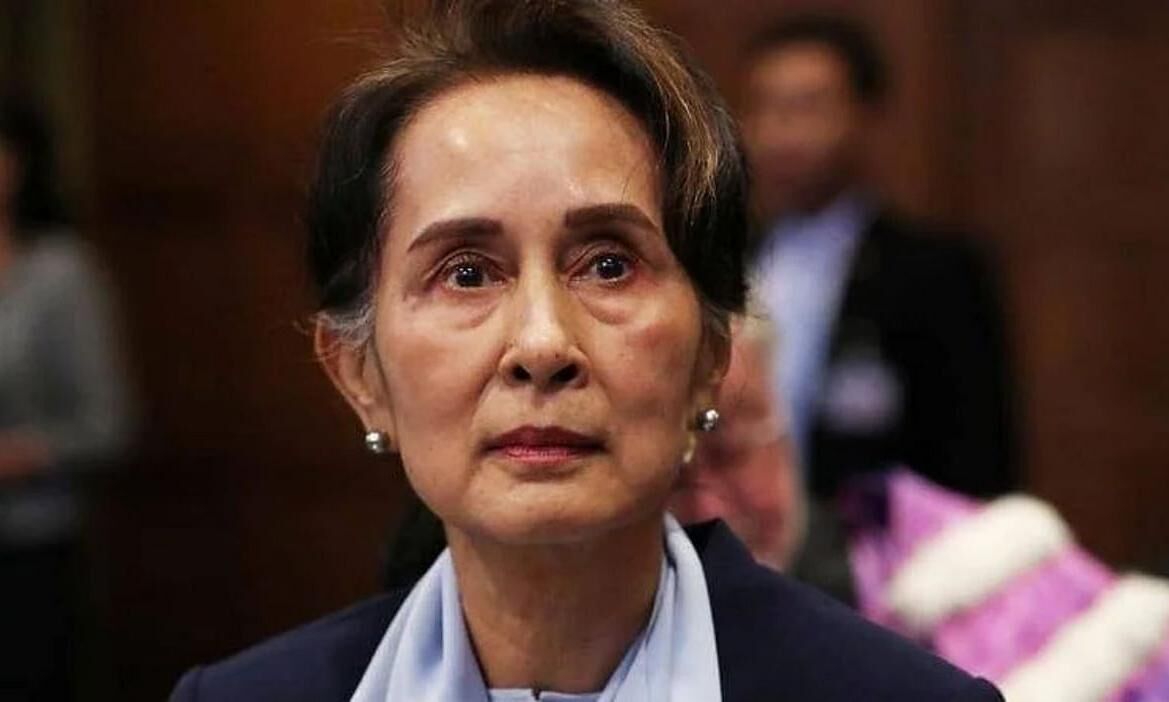 आंग सान सूकी को चार साल की कैद, सेना में असंतोष फैलाने का आरोप