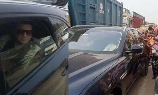 ट्रेफिक जाम में फंसे हीरो नं 1, गोविंदा संग लोगों ने ली सेल्फी