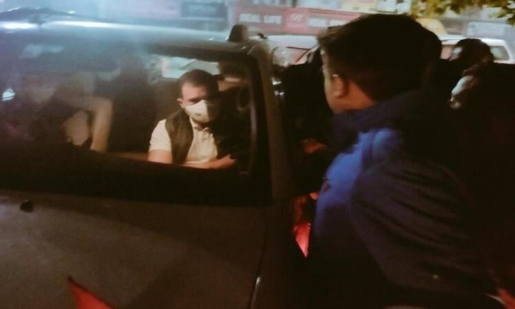 राहुल गांधी पहुंचे वाराणसी, कार्यकर्ताओं को दिया विधानसभा चुनाव जीतने का लक्ष्य राहुल गांधी पहुंचे वाराणसी, कार्यकर्ताओं को दिया विधानसभा चुनाव जीतने का लक्ष्य