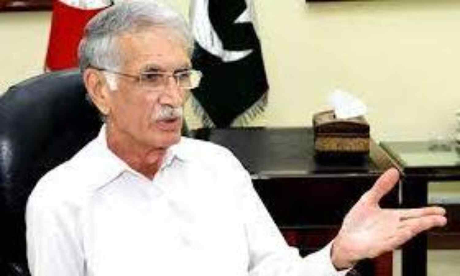 शर्मनाक : पाकिस्तान के रक्षा मंत्री श्रीलंकाई नागरिक की लिंचिंग को ठहराया जायज